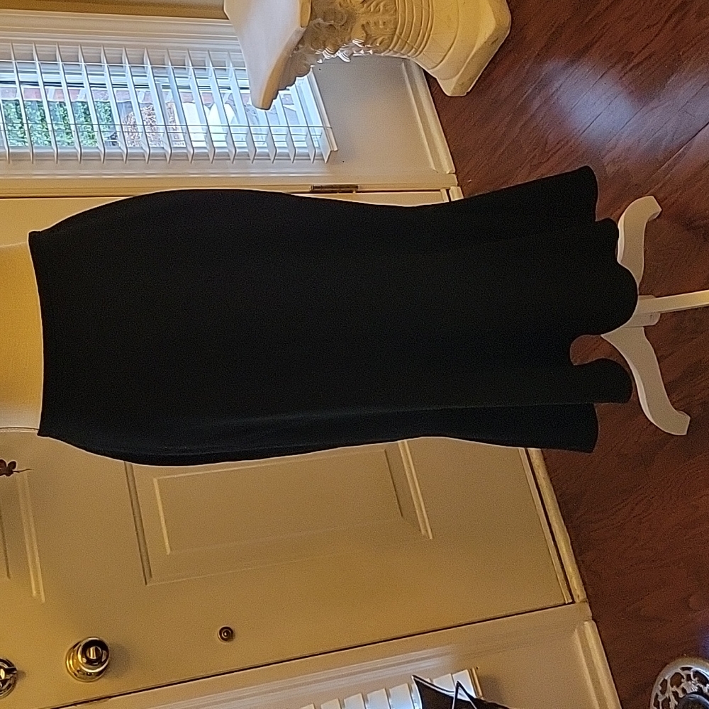 Emma James black mid Calf length skirt flared hem stretch back zipper sz 6 EUC…